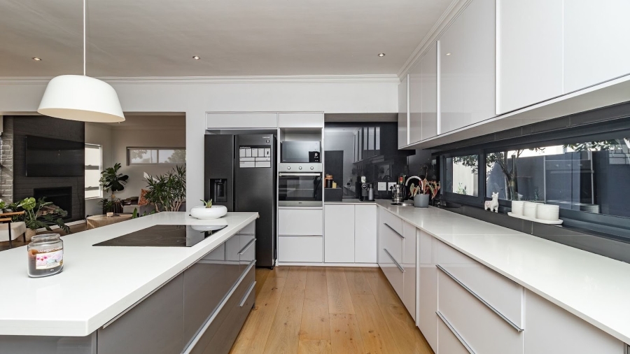 To Let 4 Bedroom Property for Rent in Sagewood Western Cape